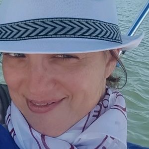 Meet your Posher, Larina